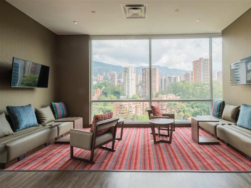 Hampton By Hilton Medellin Hotel Buitenkant foto