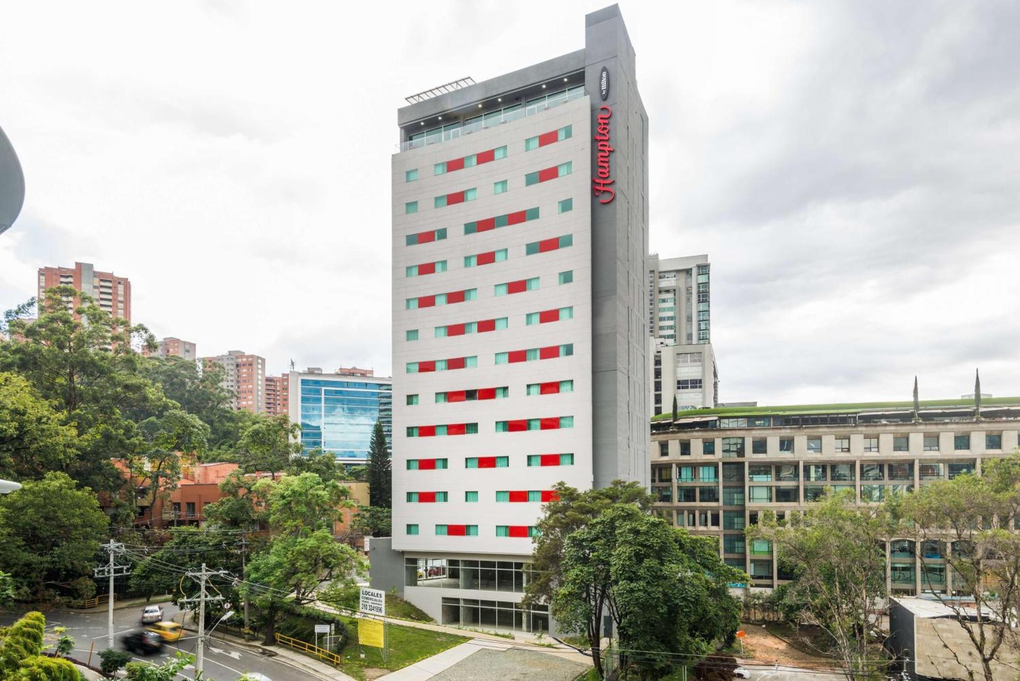 Hampton By Hilton Medellin Hotel Buitenkant foto