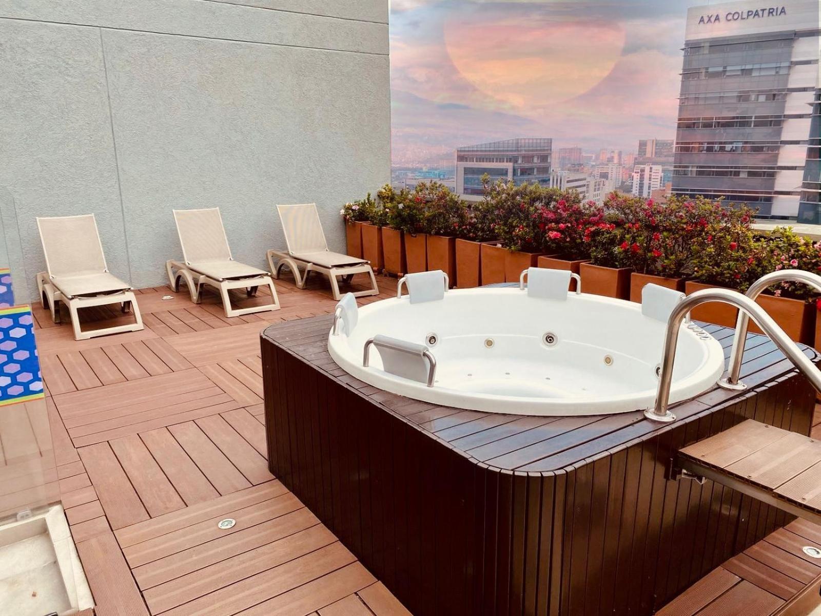 Hampton By Hilton Medellin Hotel Buitenkant foto