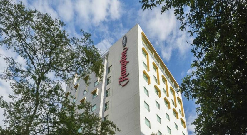 Hampton By Hilton Medellin Hotel Buitenkant foto